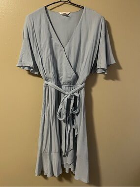 LC Lauren Conrad Light Blue Tie Waist Ruffled Short Sleeve V Neck Dress Large